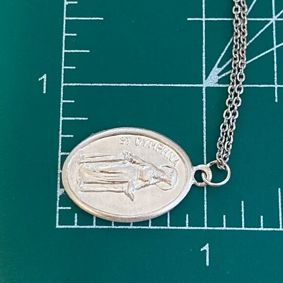 Vintage St Dymphna Necklace Irish Catholic Patron Saint Mental Health Medal 18" - Picture 11 of 12